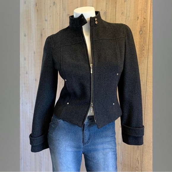 Bebe wool two-way zip jacket, lined, Size 6. - Picture 5 of 8